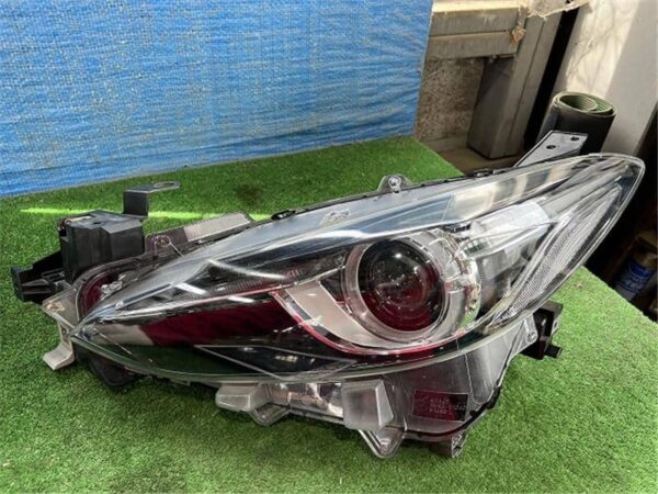 MAZDA AXELA HEADLIGHT